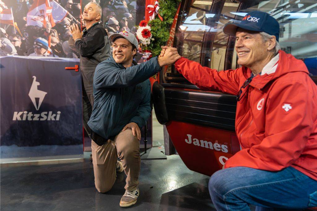 James Crawford et Ken Read devant la cabine.